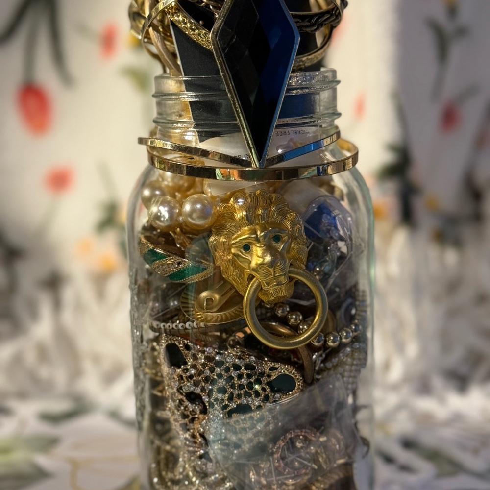 Gold Lion Head Jewelry Jar